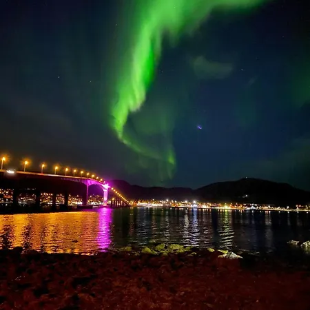 بيت للعطل Lakeside With Fishing