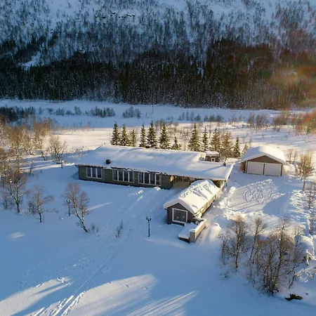 Feriehus Lakeside With Fishing Sortland