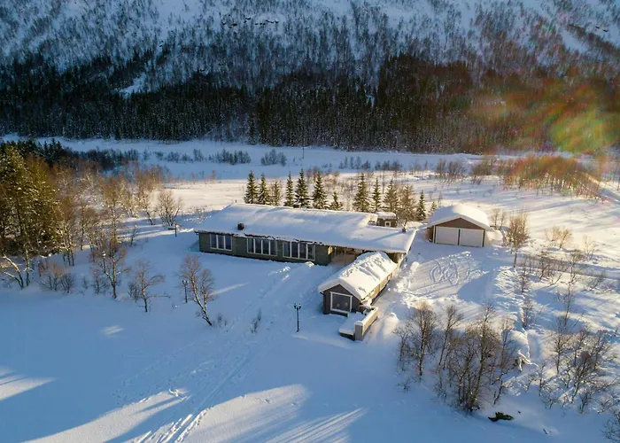 Feriehus Lakeside With Fishing Sortland
